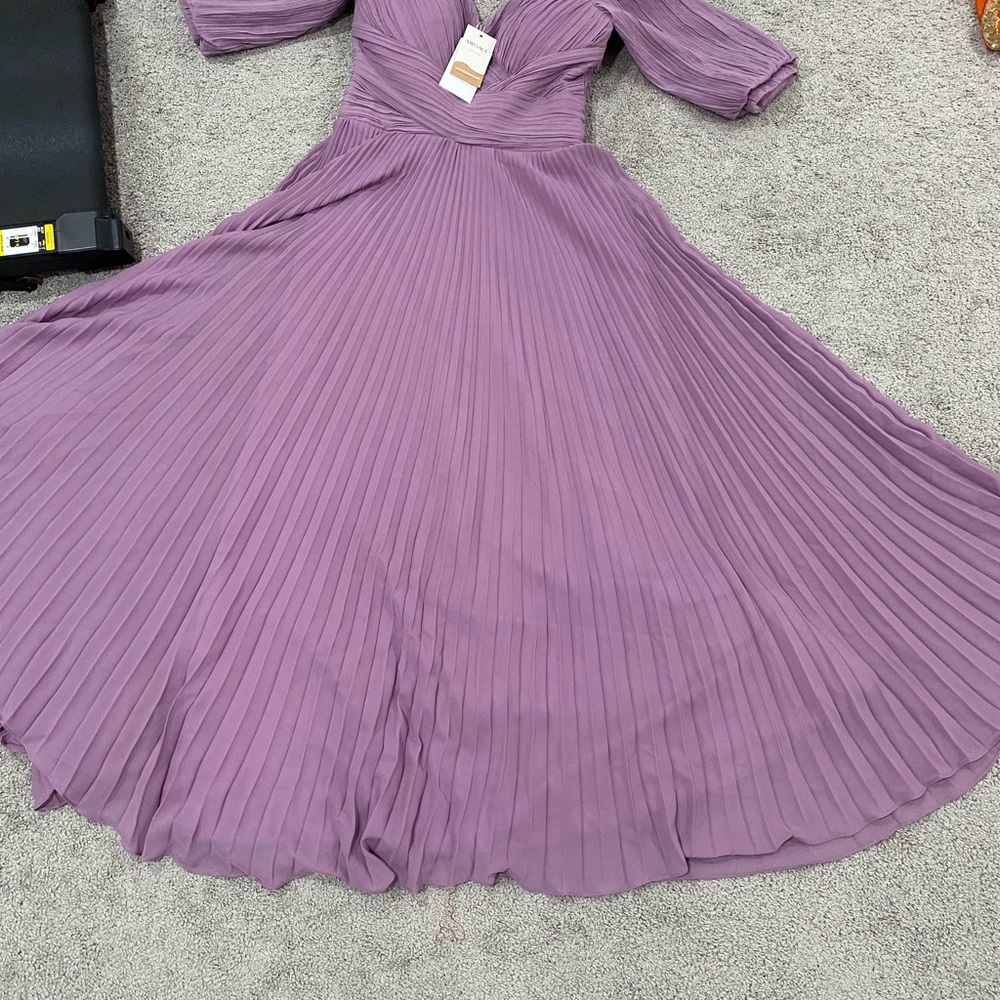 Elegant Purple Pleated Dress - Picture 4 of 8